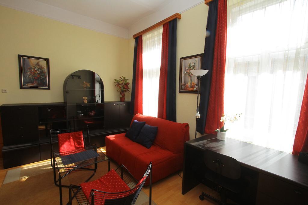 Apartment Center *