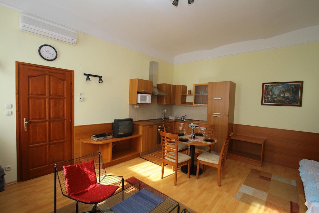 Apartment Center